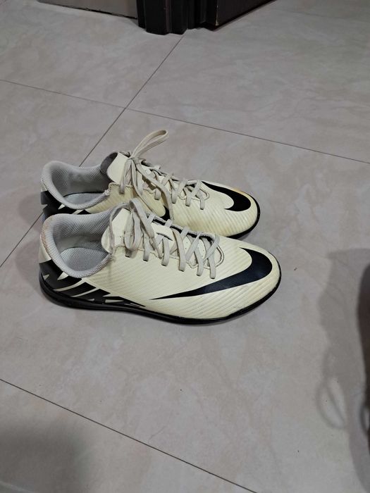 Ghete fotbal nike mercurial 35
