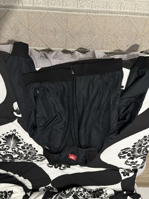 Продам бомбер, куртку