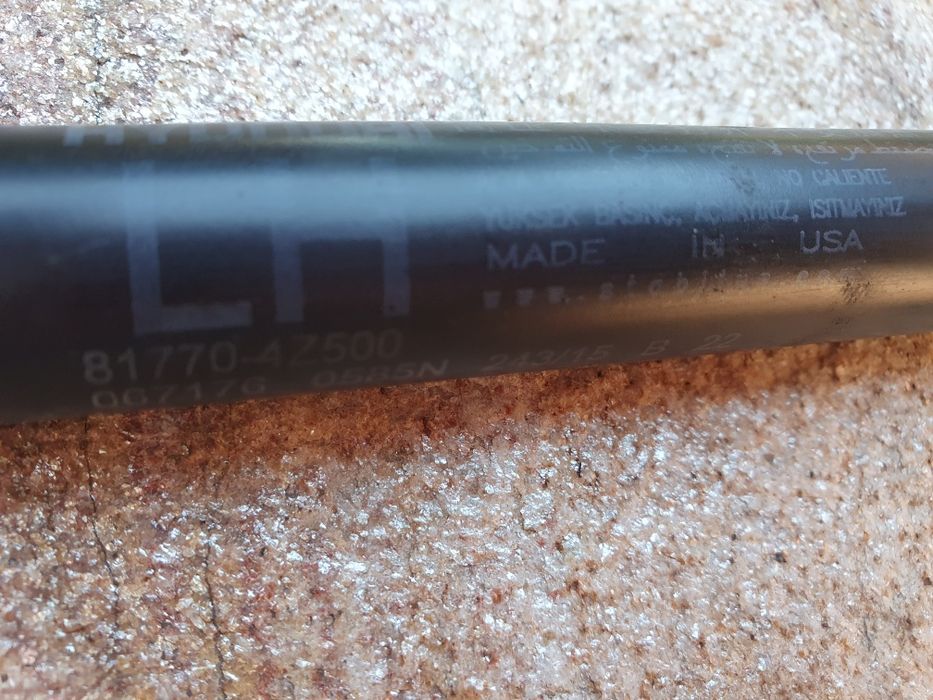 Амортисьор за багажник Hyundai santa fe