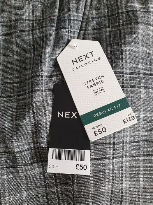 Pantaloni eleganti in carouri