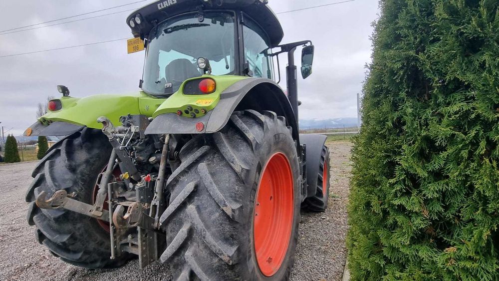 Tractor CLAAS Axion 800