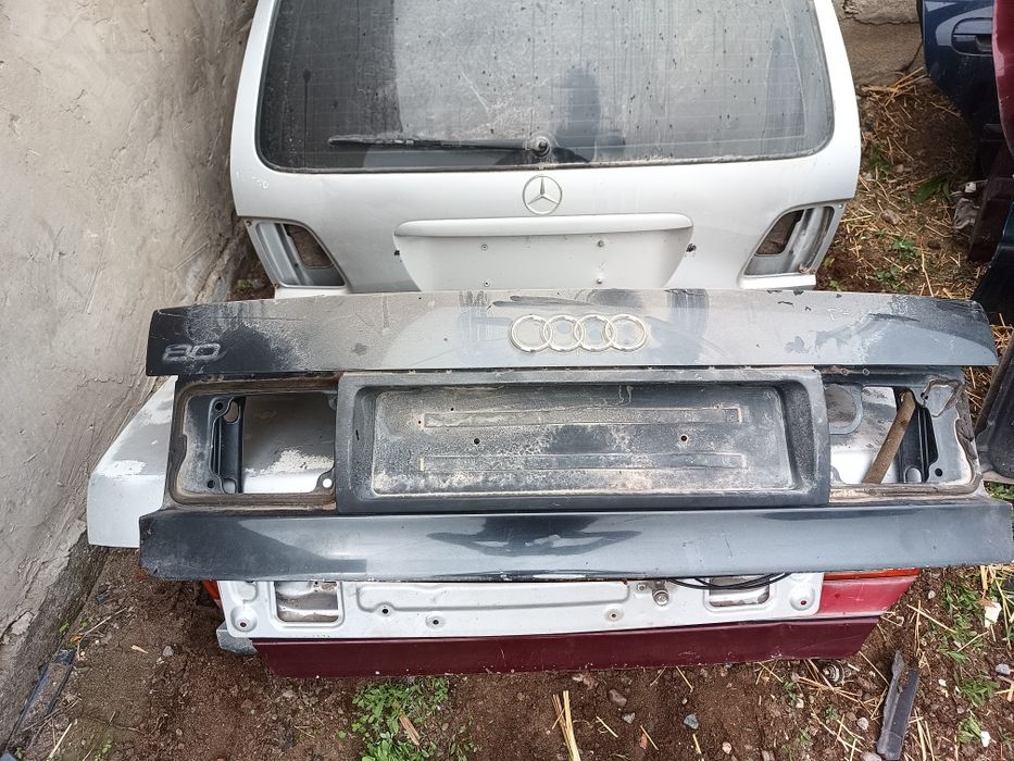 Разные двери Ауди Ниссан примера