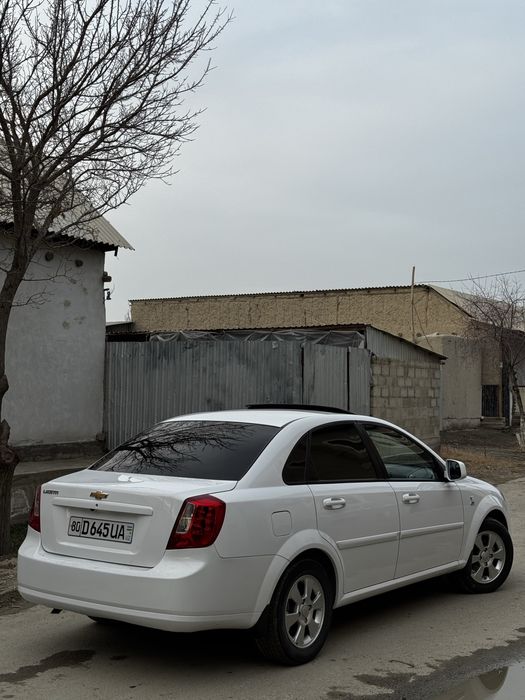 Gentra avtomat sotiladi