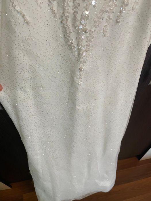 Vand rochie de mireasa sirena cu trena si voal