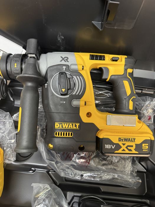 Ciocan rotopercutor cu aspirator Dewalt DCH275