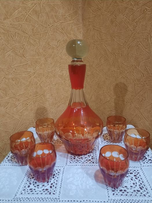 Коллекционный, винтажный набор: графин и 6 стопок. Ручное травление ви