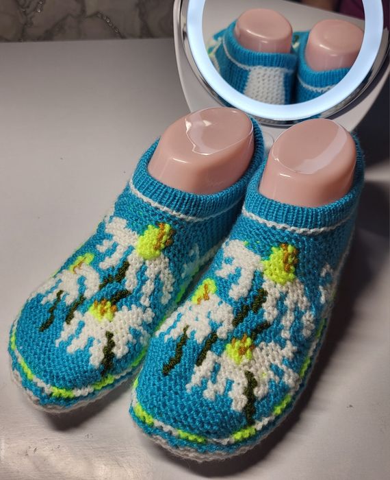 Продам тепленькие вязанные следки.