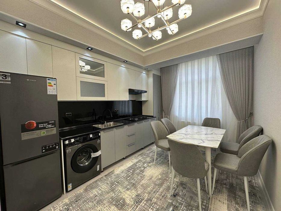 Продаётся 3х комн квартира на 3 этаже Ор-р Зираат Банк Крытый рынок