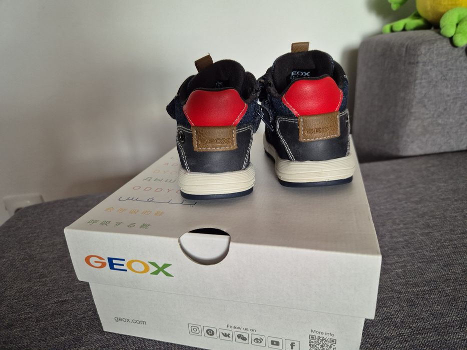 Adidasi Geox  21