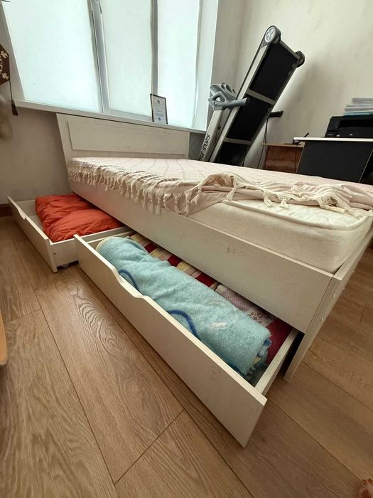 продам кровать полуторку