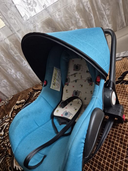 Децко столче за кола