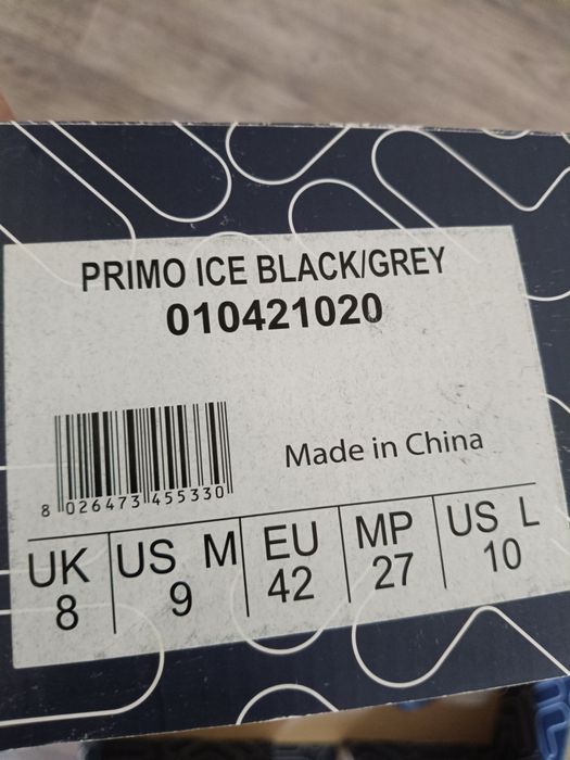 Продам коньки, хоккей