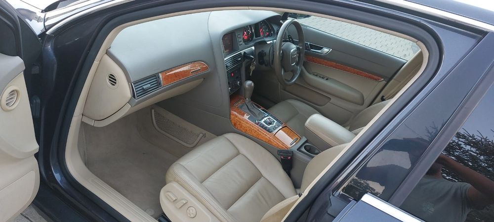 Audi A6 din 2007 motor 4.2 V8 Auto Quattro Volan pe dreapta Anglia