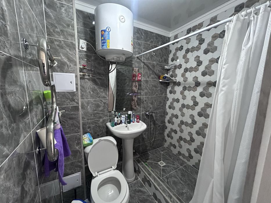 Жедел екі бөлмелі пәтер сатылады.