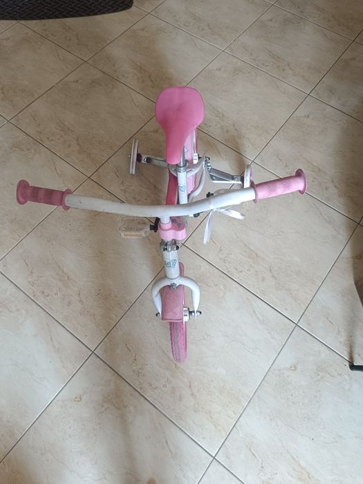 Bicicleta fetițe 3-5 ani mărimea 10 cu roti ajutatoare