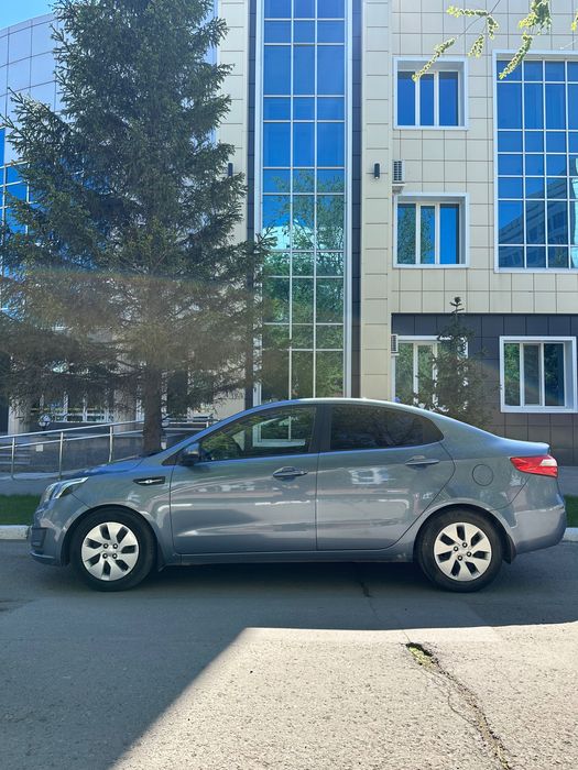 Продам автомобиль Kia Rio 3