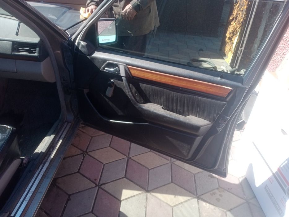 Mercedes Benz e220