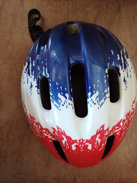 Каска за колело запазена