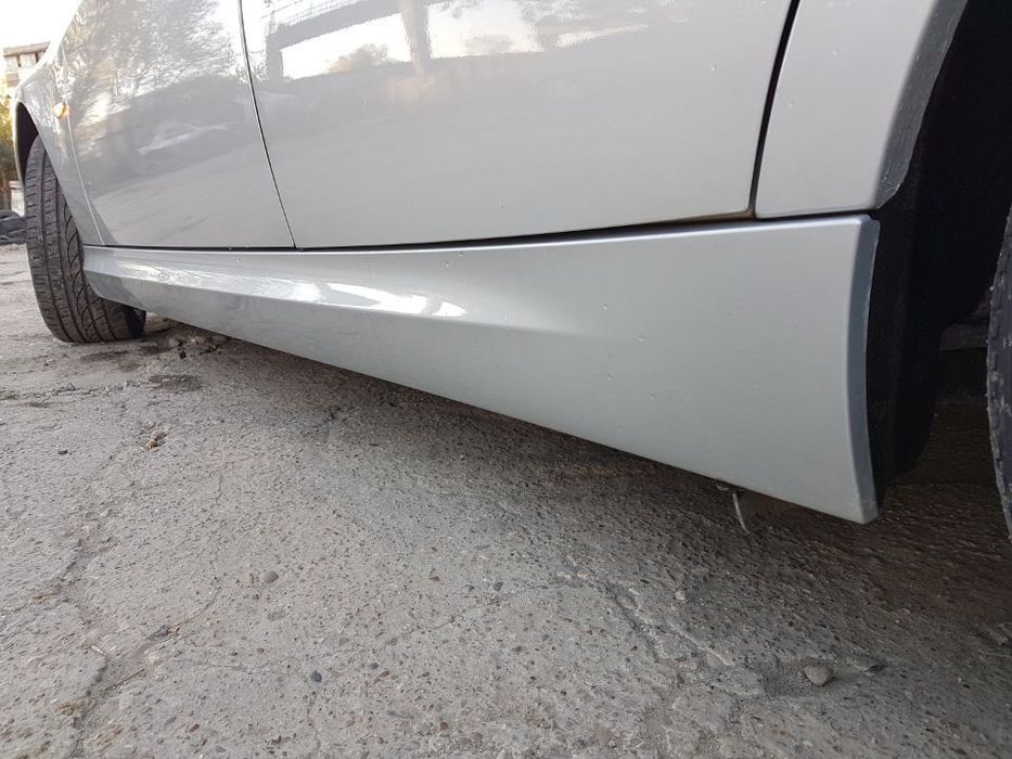 Ornament Prag Stanga BMW Seria 3 E90 Non Facelift NFL 2005 - 2011 Cod Culoare TitanSilber