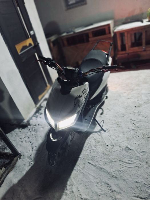 Moped M8 stunt satylady