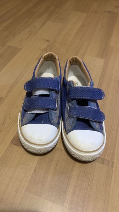 Детски спортни обувки