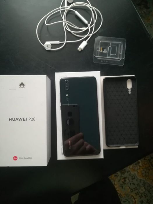 Продам Huawei P20, чёрный 2019 г/в