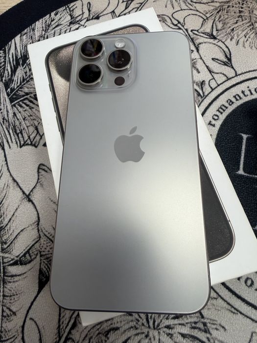 iPhone 15 Pro Max 256gb - перфектен, комплект