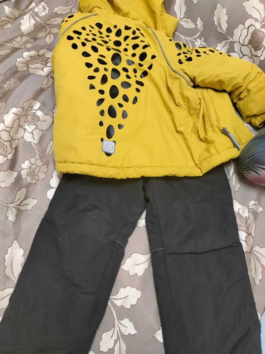 Продам детский демисезонный костюм