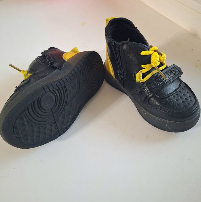 Продаю детскую обувь