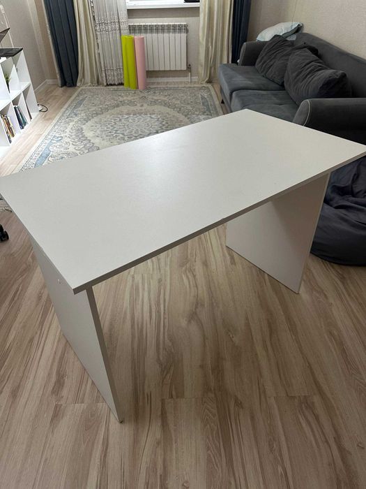 Стол - для компьютера или кухонный