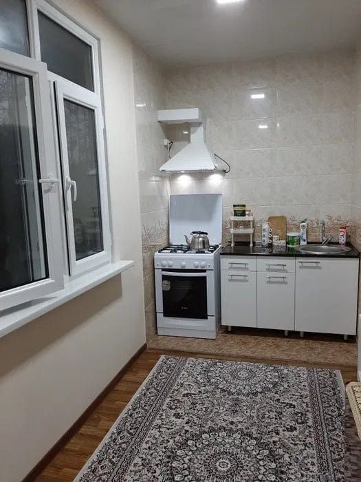 #1751
Мирзо Улугбекский район  галерейка напротив Боткина