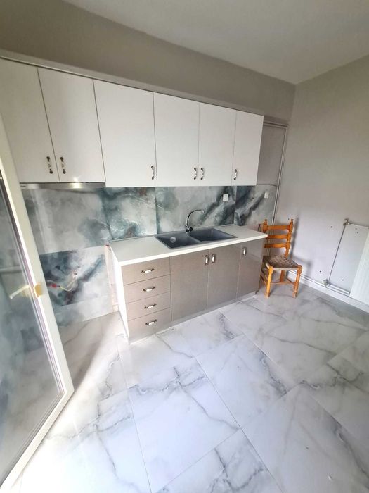 Продава 2 ет къща 240 м2 с двор 1200 м2 в Аспровалта, Гърция