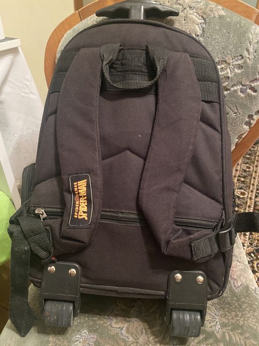 Рюкзак на колесиках.