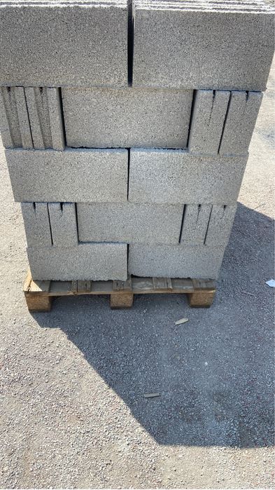 Перегородочные блоки 9×19×39 см