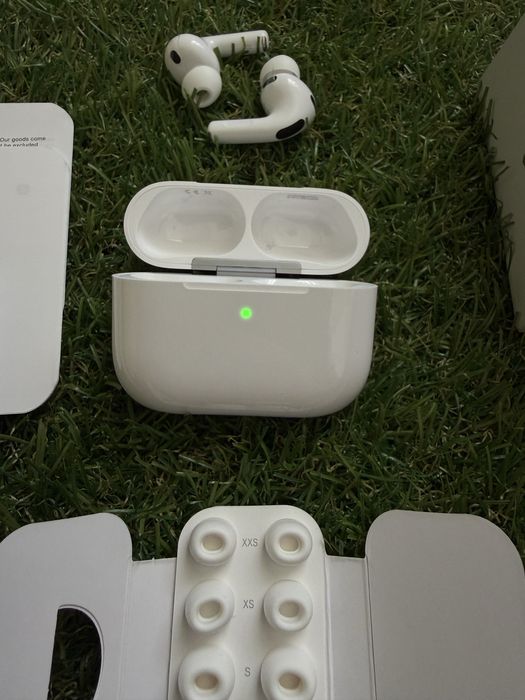Air Pods Pro 3.   .