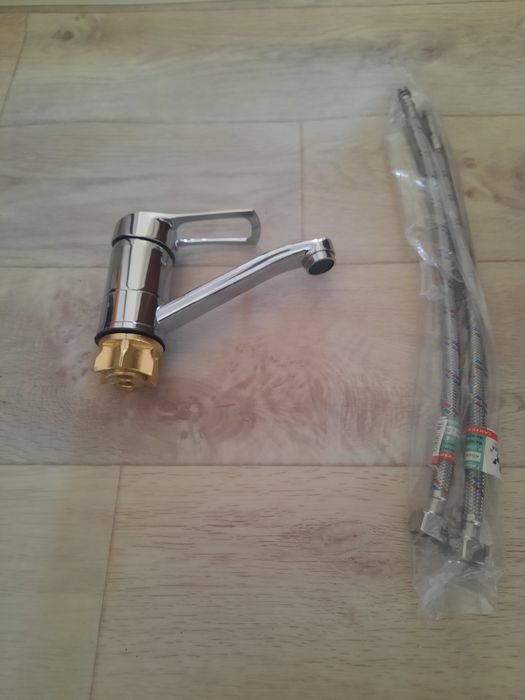 Смеситель для раковины новый