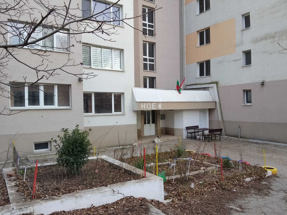 Продава се Двустаен апартамент в Радомир - 58 кв.м за 704 €/кв.м - Снимка #2