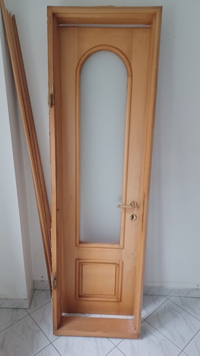 De vanzare usi din lemn