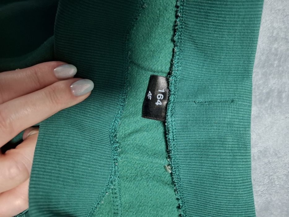 2 perechi de pantaloni pătați