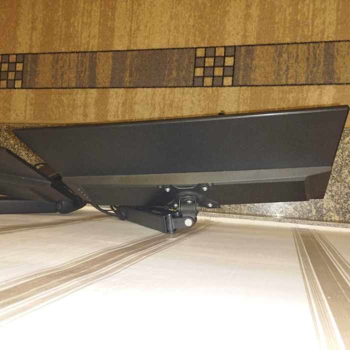 монитори 2 бр. KONDOON RS24FA 24“ 1920*1080 к-т със стойка за бюро