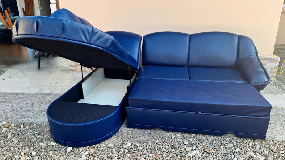 Кожен ъглов диван