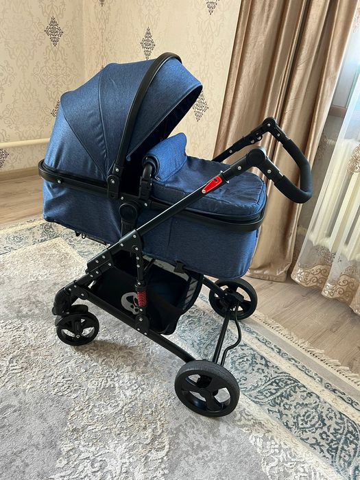 Коляска для малышей
