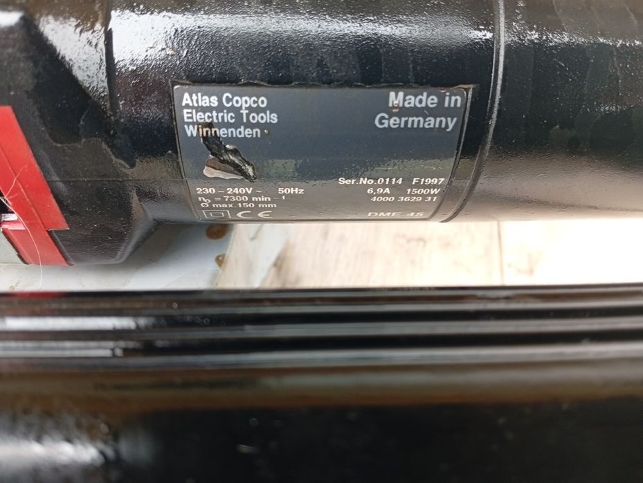 Mașina de făcut șanțuri curent