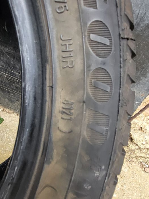 2бр 215/45/16 гудияр много запазени малко карани