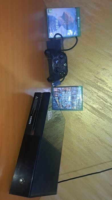 Vând pachet gaming: XBOX ONE + LAPTOP SONY VAIO + jocuri