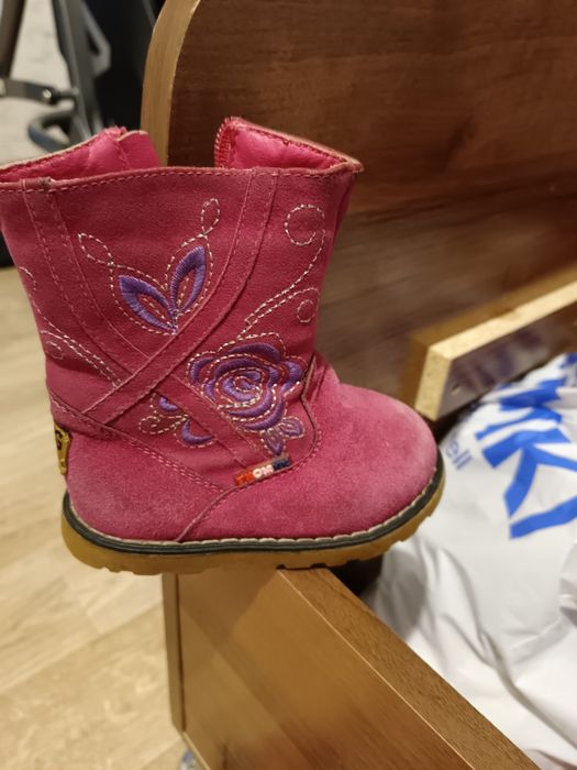 Уги для девочки .