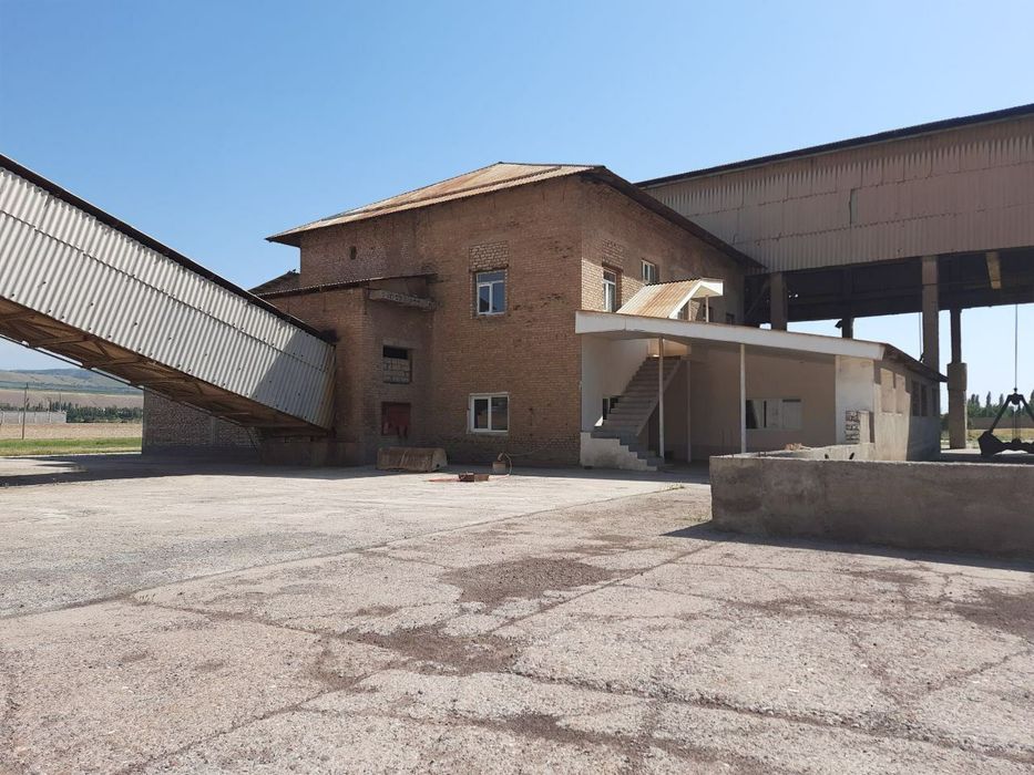 Продаётся 8,5 га производственная база.