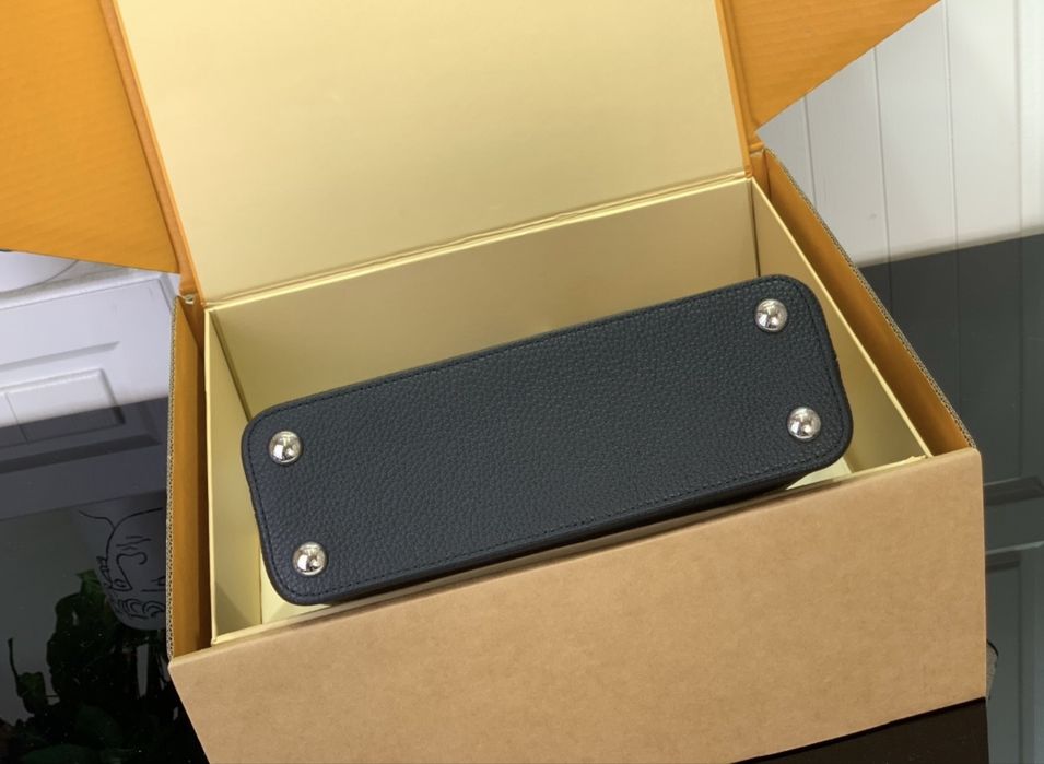 Дамкса чанта Louis Vuitton