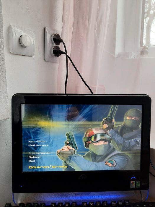 Vând Computer all in one.