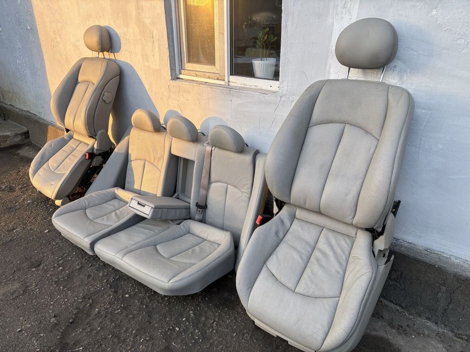 Сиденья на мерседес 211 кожанные